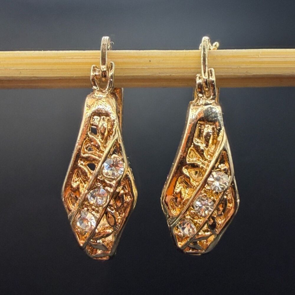 Small Vintage Huggie Women Gold Plated Filigree 3 Zircon Stone Earring
